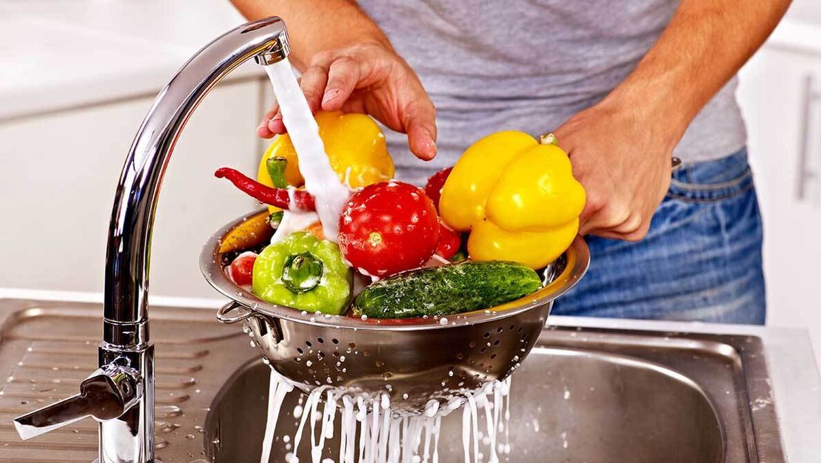 wash vegetables to avoid parasite infestation
